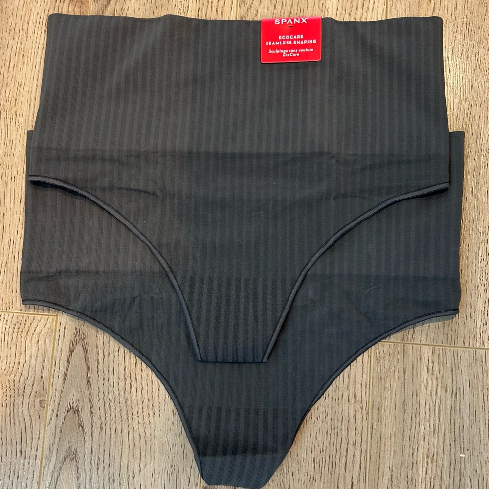 Spanx Black Seamless Shaping Briefs size 2X grey moon colour in packaging